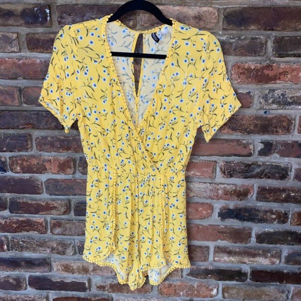 H&M Divided Yellow Floral Short Sleeve Romper Women's Size 6